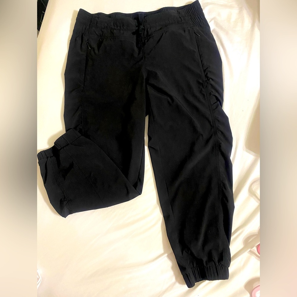 Athletha Joggers